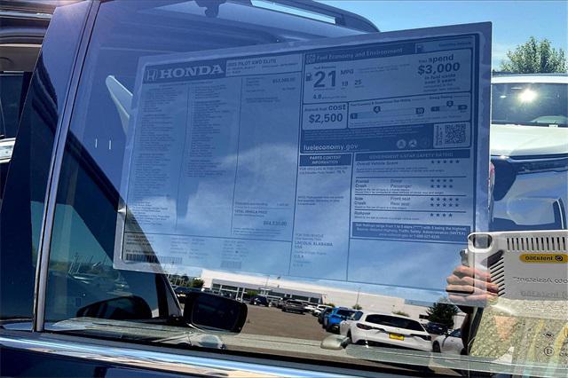Photo of 2025 Crystal Black Pearl Honda Pilot