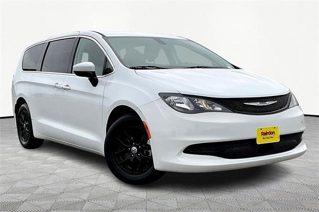 2022 Chrysler Voyager