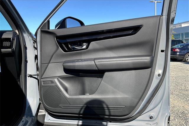 Photo of 2026 Urban Gray Pearl Honda CR-V