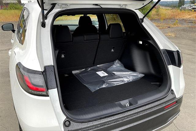 Photo of 2025 Platinum White Pearl Honda HR-V