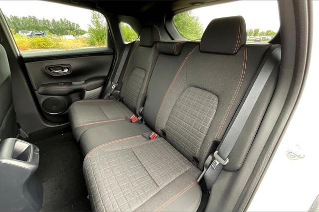 Photo of 2025 Platinum White Pearl Honda HR-V