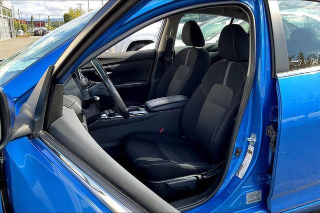 Photo of 2023 Electric Blue Metallic Nissan Sentra