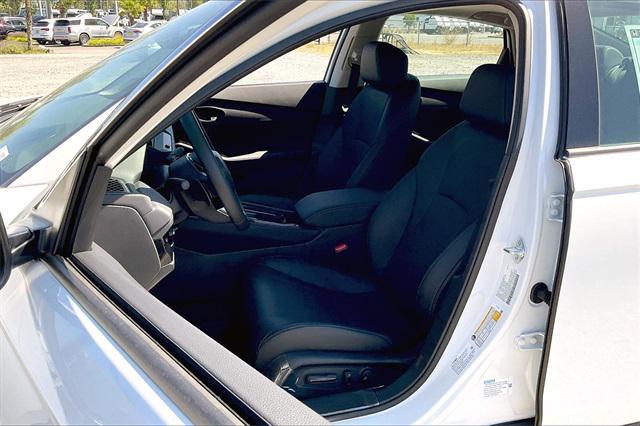 Photo of 2025 Platinum White Pearl Honda Accord Hybrid