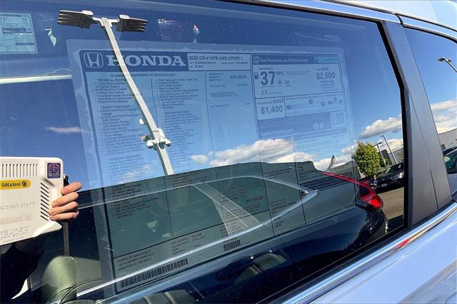 Photo of 2025 Platinum White Pearl Honda CR-V Hybrid