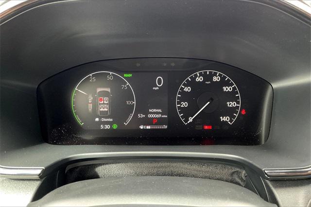 Photo of 2025 Platinum White Pearl Honda CR-V Hybrid