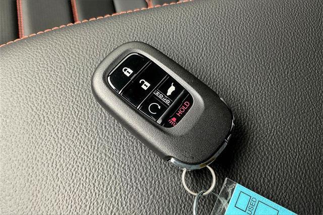 Photo of 2025 Solar Silver Metallic Honda CR-V Hybrid