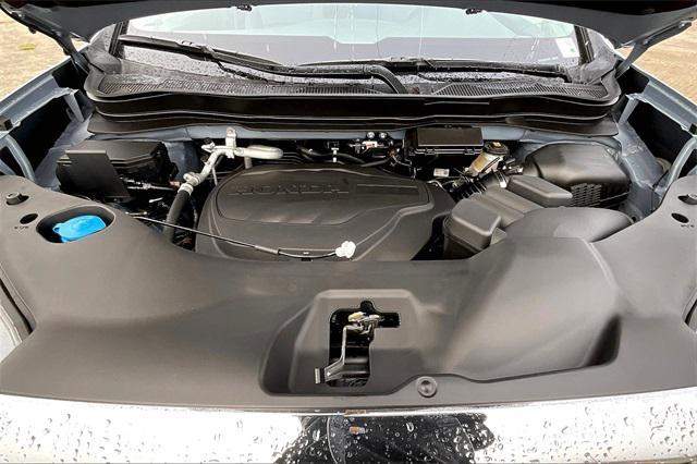 Photo of 2025 Sonic Gray Pearl Honda Ridgeline
