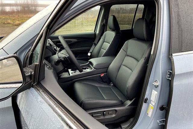 Photo of 2025 Sonic Gray Pearl Honda Ridgeline