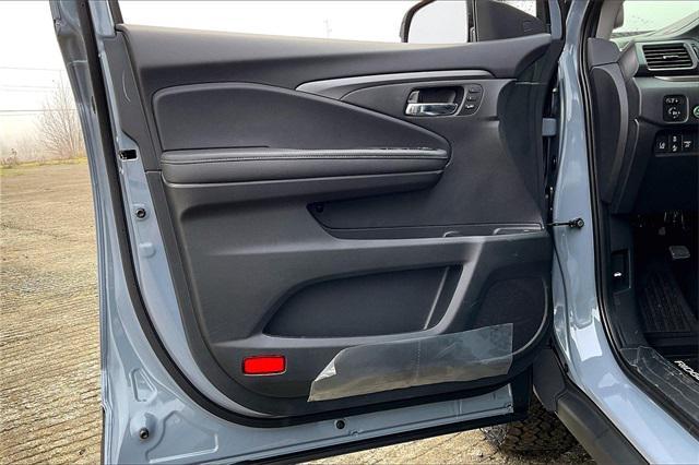 Photo of 2025 Sonic Gray Pearl Honda Ridgeline