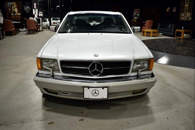 Photo of 1989 White Mercedes-Benz S-Class