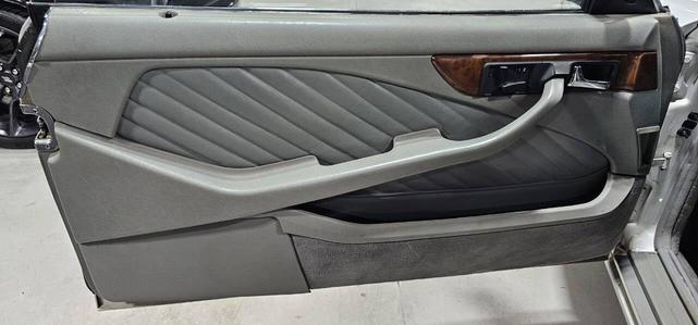 Photo of 1989 White Mercedes-Benz S-Class