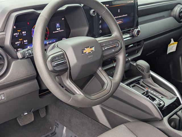Photo of 2025 Summit White Chevrolet Colorado