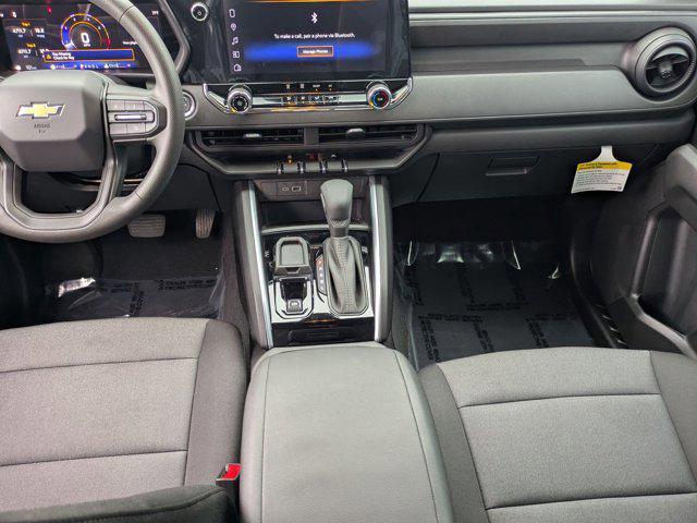 Photo of 2025 Summit White Chevrolet Colorado
