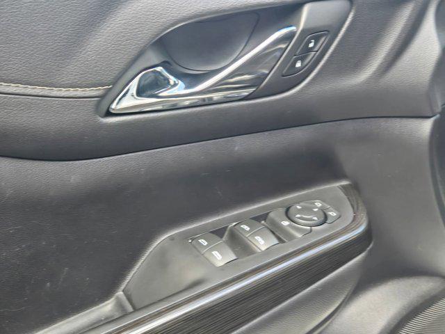 Photo of 2023 Summit White GMC Acadia