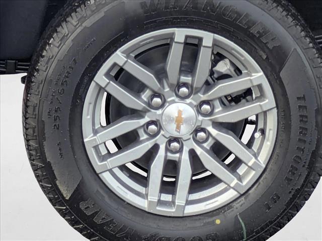 Photo of 2026 Snowdrift Metallic Chevrolet Colorado