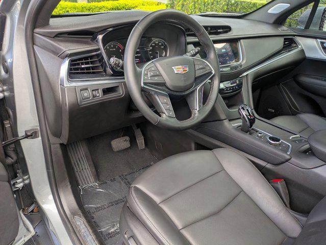 Photo of 2025 Argent Silver Metallic Cadillac XT5