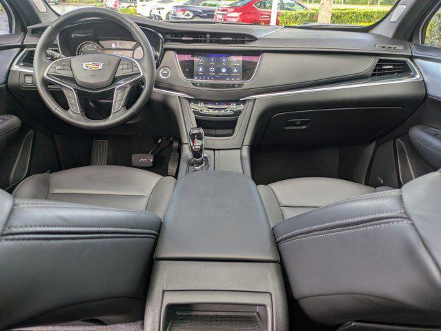 Photo of 2025 Argent Silver Metallic Cadillac XT5