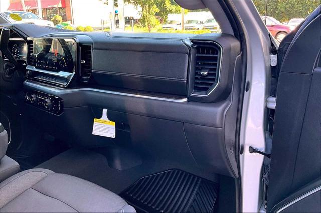 Photo of 2022 Silver Ice Metallic Chevrolet Silverado 1500