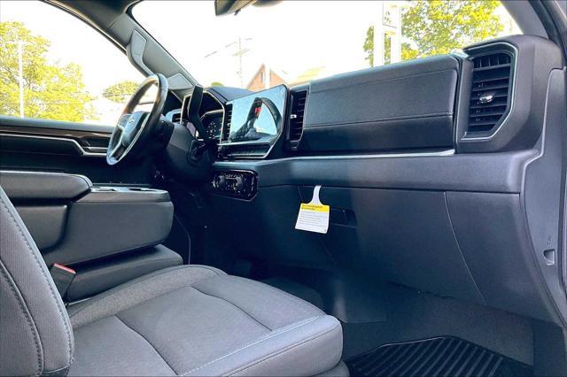 Photo of 2022 Silver Ice Metallic Chevrolet Silverado 1500