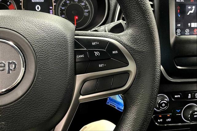 Photo of 2021 Diamond Black Crystal Pearlcoat Jeep Cherokee