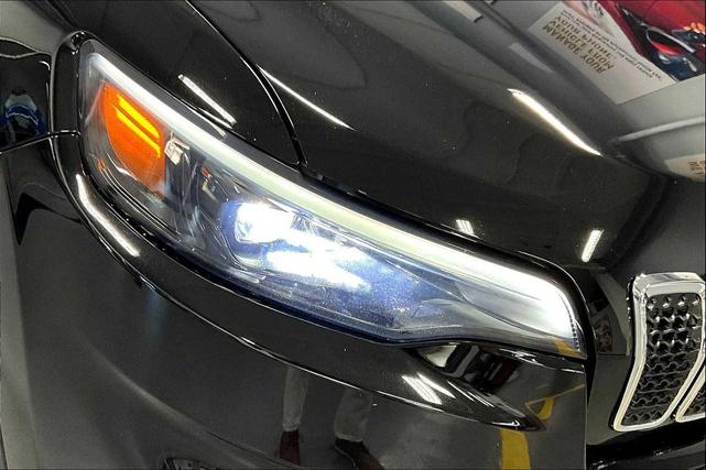 Photo of 2021 Diamond Black Crystal Pearlcoat Jeep Cherokee