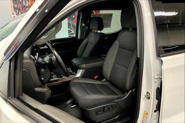 Photo of 2023 Summit White GMC Sierra 1500