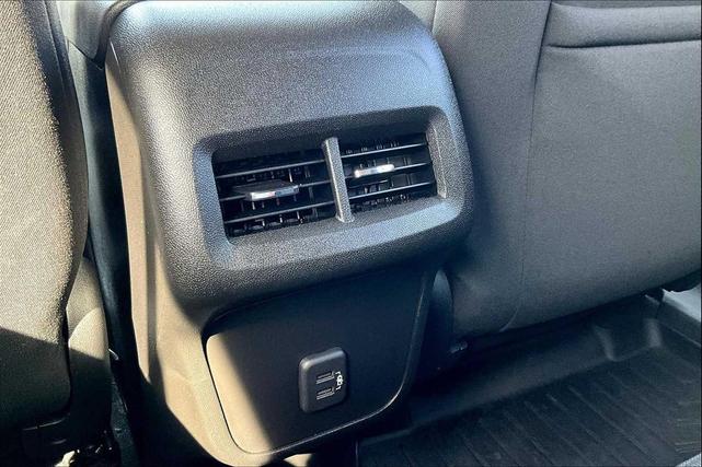 Photo of 2020 Silver Ice Metallic Chevrolet Equinox
