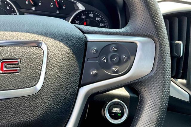 Photo of 2022 Summit White GMC Terrain