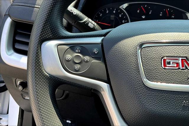Photo of 2022 Summit White GMC Terrain