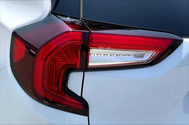 Photo of 2022 Summit White GMC Terrain