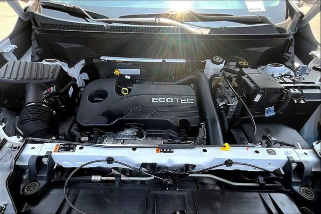 Photo of 2022 Summit White GMC Terrain