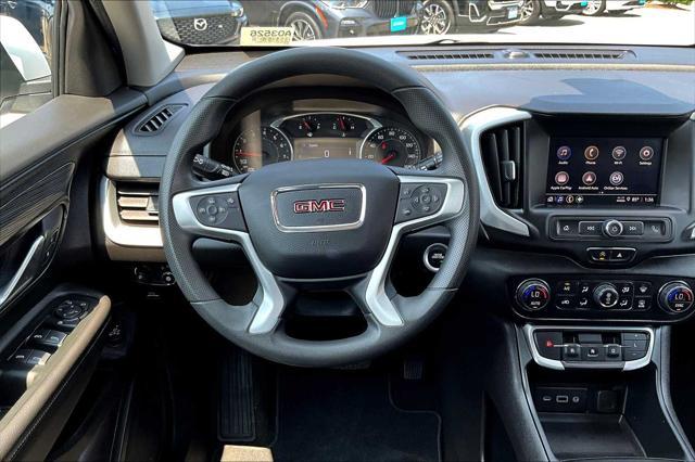 Photo of 2022 Summit White GMC Terrain