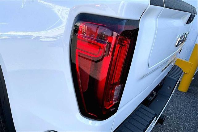 Photo of 2023 Summit White GMC Sierra 1500