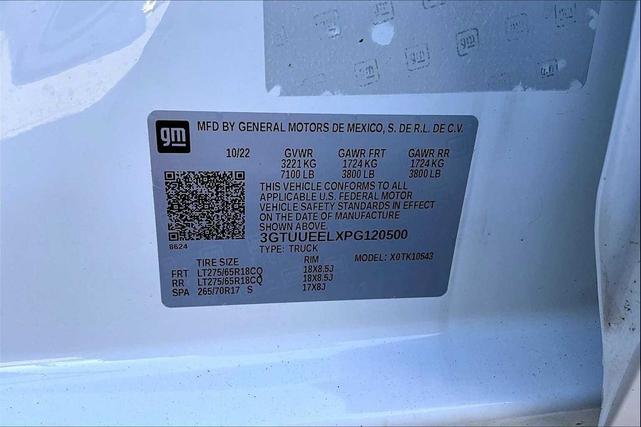 Photo of 2023 Summit White GMC Sierra 1500