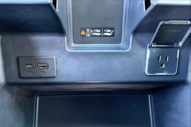 Photo of 2023 Summit White GMC Sierra 1500