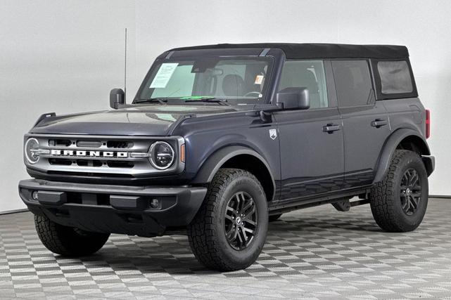 Photo of 2021 Blue Metallic Ford Bronco