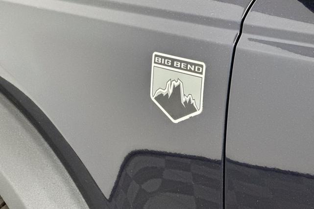Photo of 2021 Blue Metallic Ford Bronco