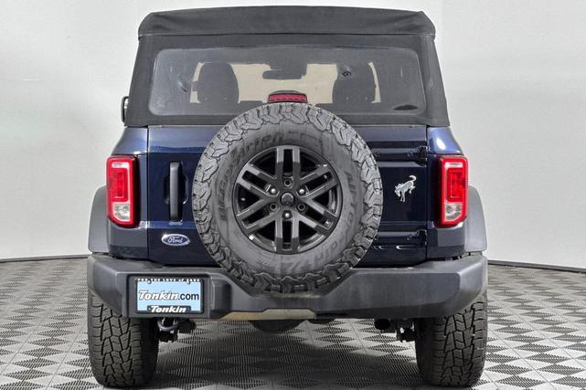 Photo of 2021 Blue Metallic Ford Bronco