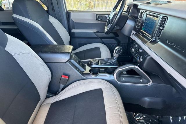 Photo of 2021 Blue Metallic Ford Bronco