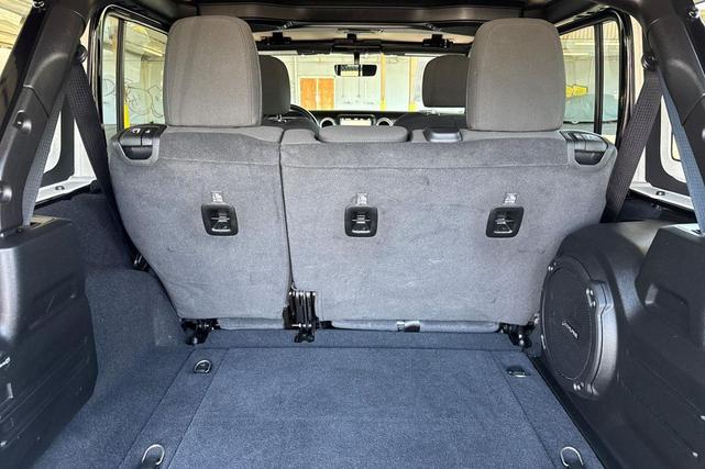 Photo of 2020 Black Clearcoat Jeep Wrangler Unlimited