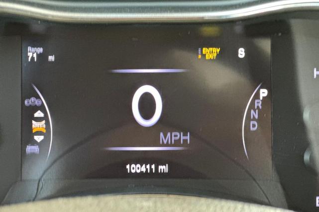 Photo of 2018 Diamond Black Crystal Pearlcoat Jeep Grand Cherokee