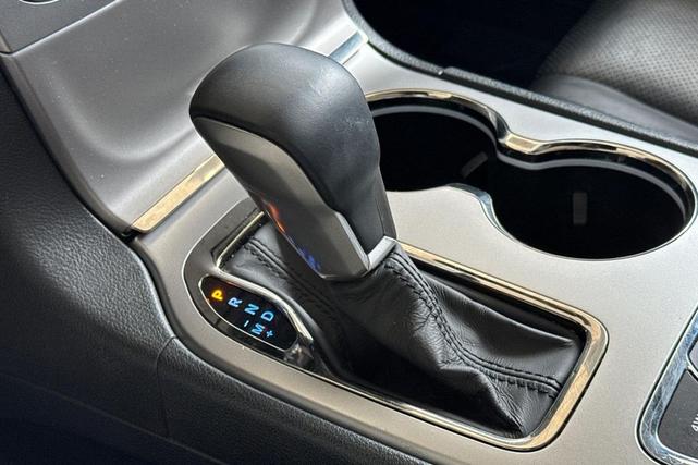 Photo of 2018 Diamond Black Crystal Pearlcoat Jeep Grand Cherokee