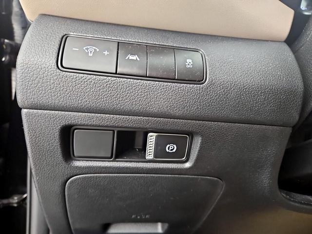 Photo of 2022 Black Hyundai SANTA FE