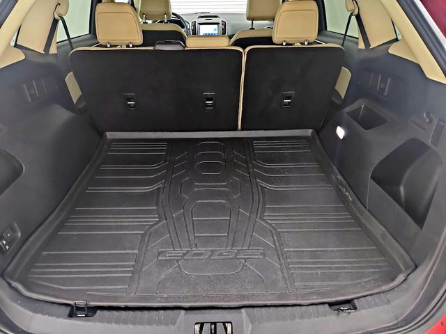 Photo of 2020 Red Ford Edge