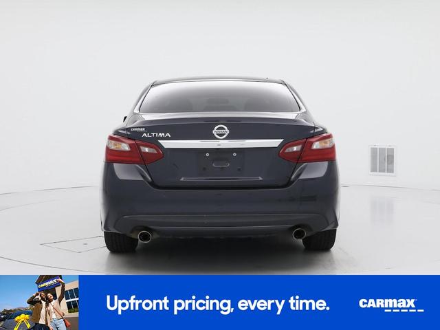 Photo of 2018 Blue Nissan Altima