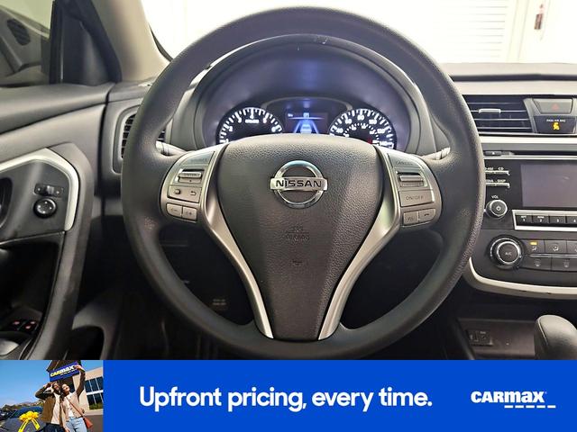 Photo of 2018 Blue Nissan Altima