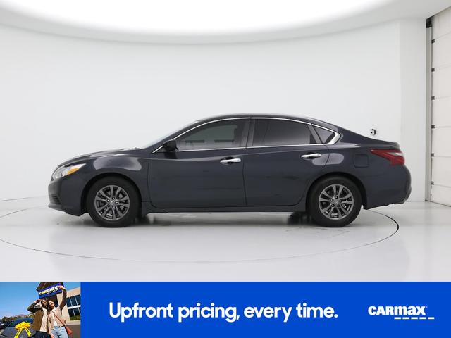 Photo of 2018 Blue Nissan Altima