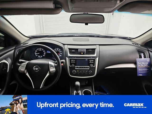 Photo of 2018 Blue Nissan Altima