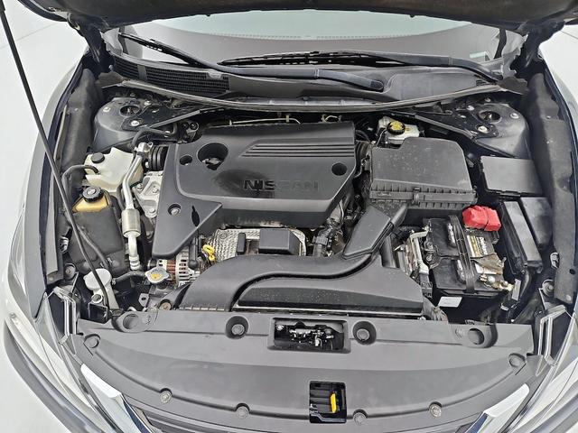 Photo of 2018 Blue Nissan Altima