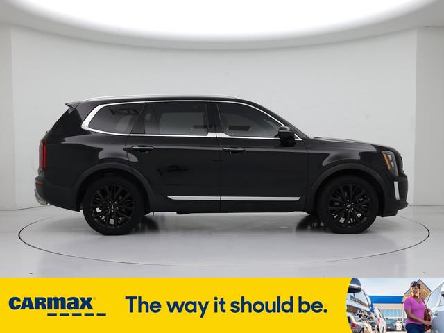 Photo of 2022 Black Kia Telluride